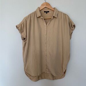 Quince Tan Button-Down Short Sleeve Shirt